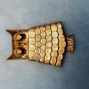 Avon Vintage Empty Perfume Locket Brooch Gold Tone size approximate only